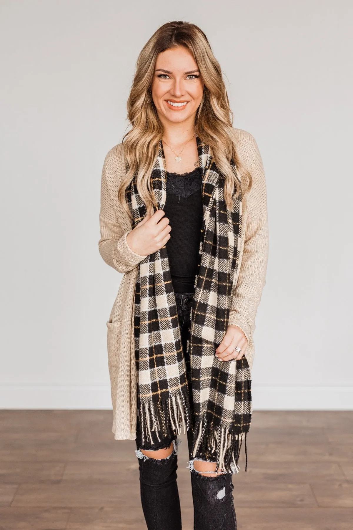 Cozy Nights Plaid Scarf- Black & Beige