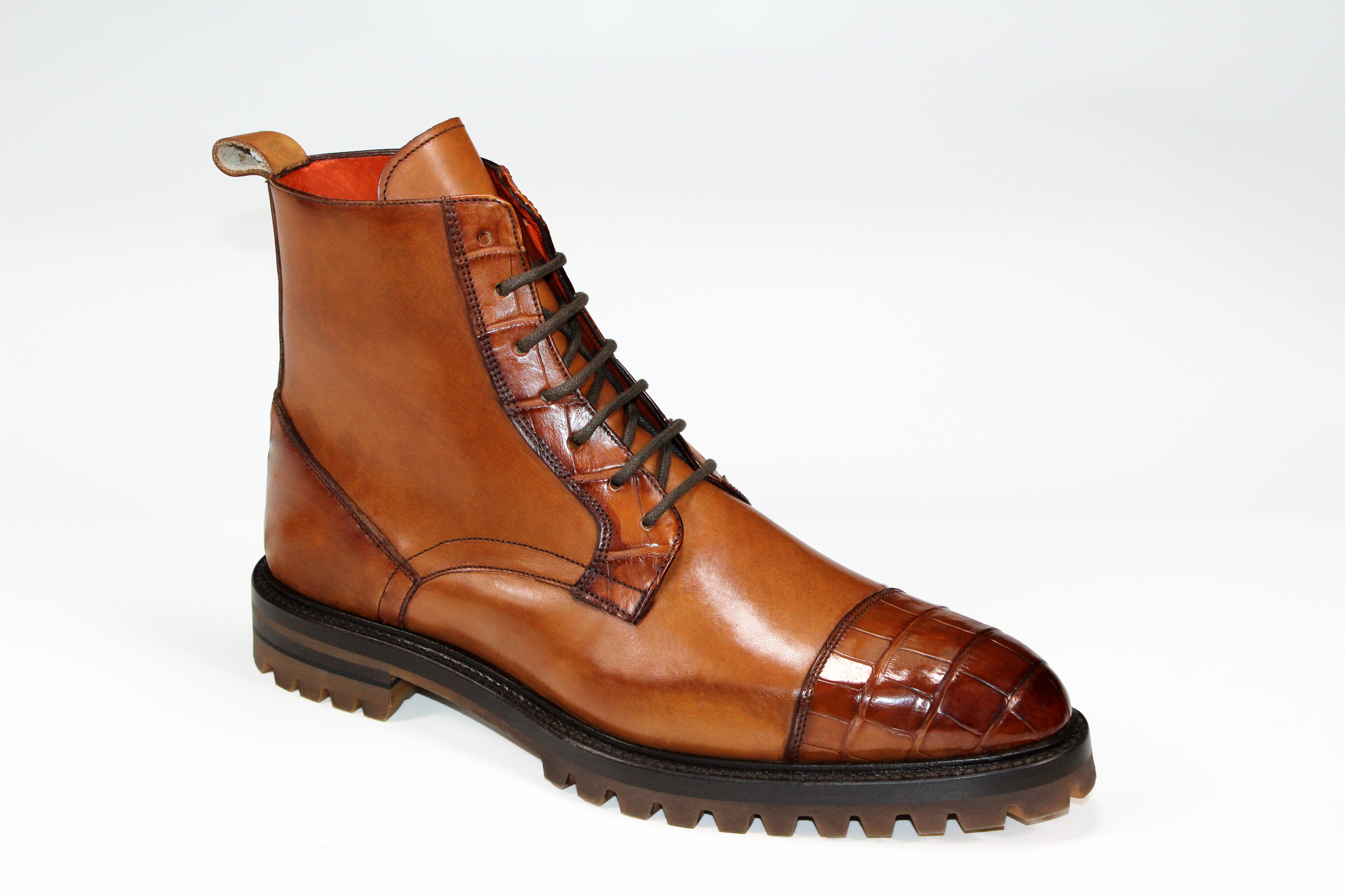 Fennix Bastian Gold Boot