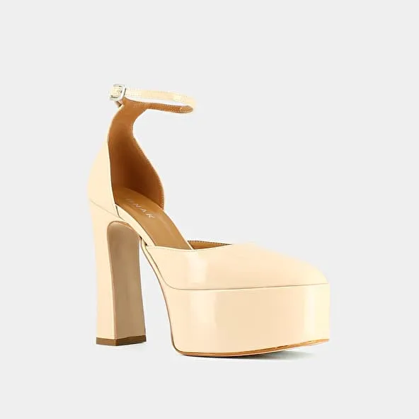 High heel pumps in beige patent