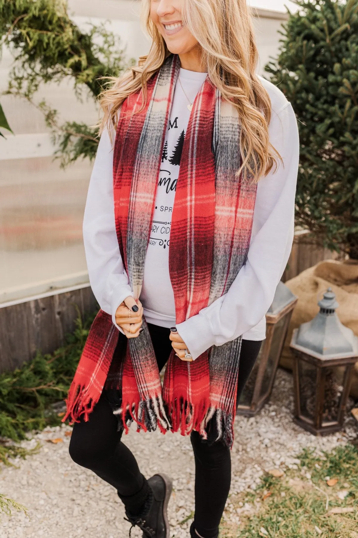 Looking Elegant Blanket Scarf- Red & Black