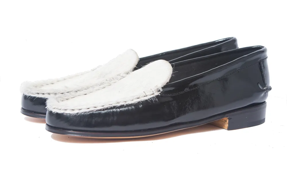 Moccasin 5300 with Black & White Hair