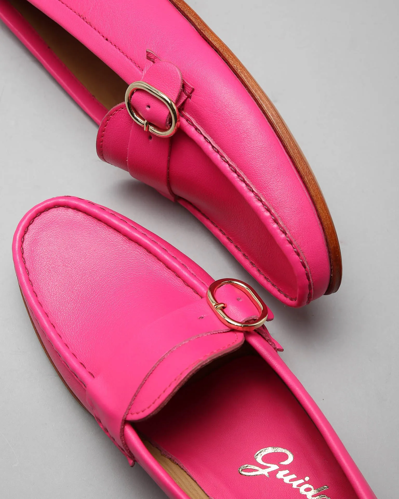 Moccasin 5320 with Buckle Fuchsia