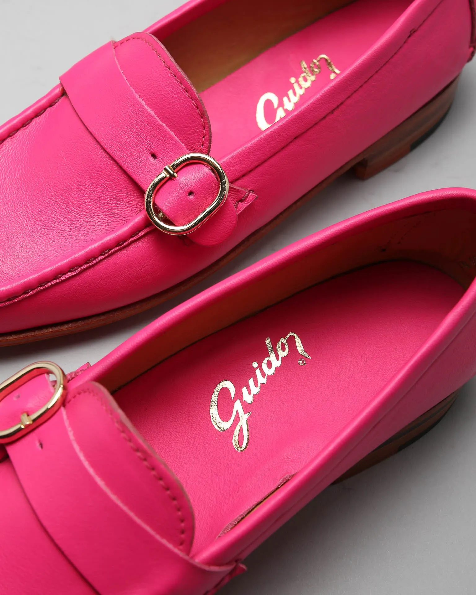 Moccasin 5320 with Buckle Fuchsia