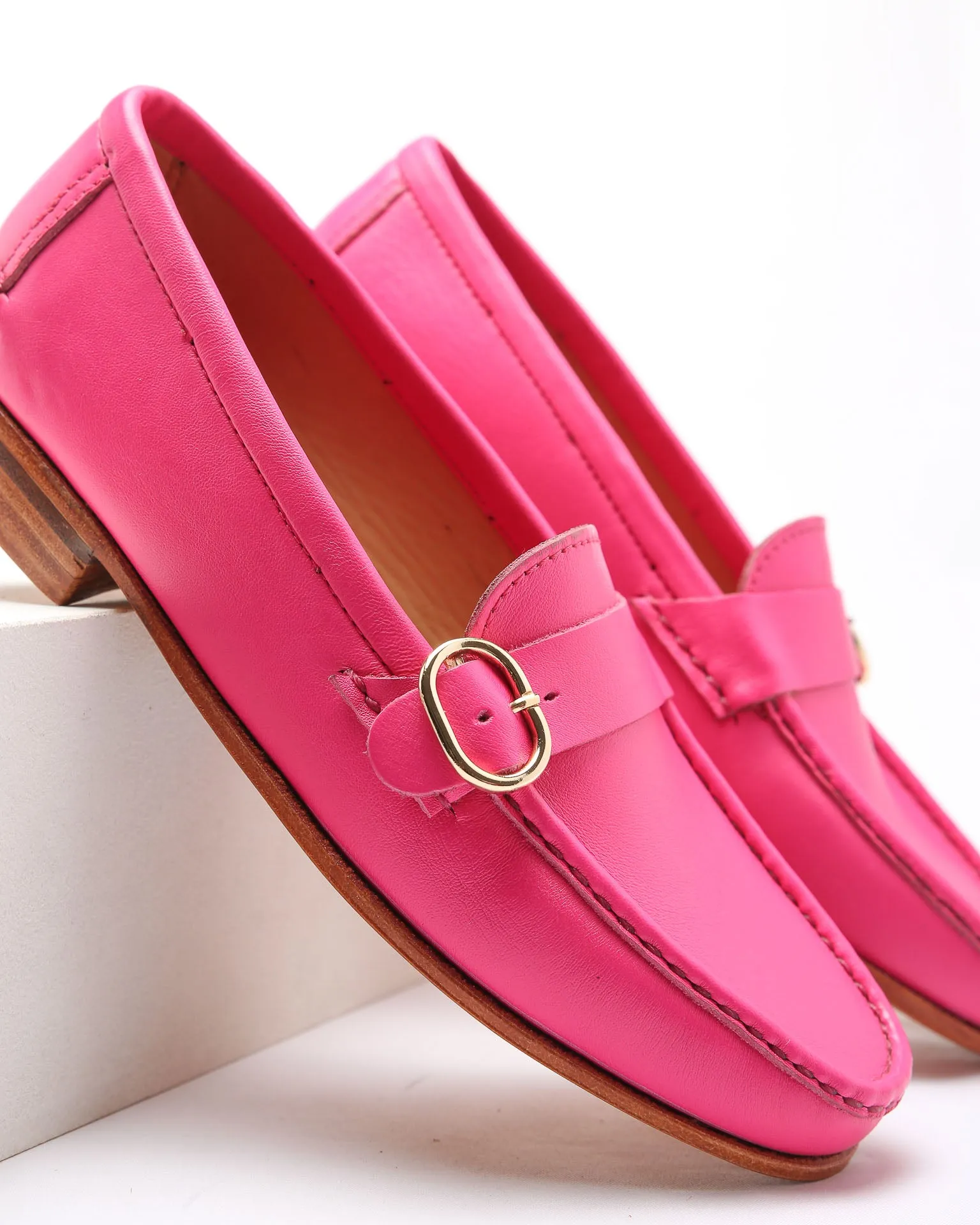 Moccasin 5320 with Buckle Fuchsia