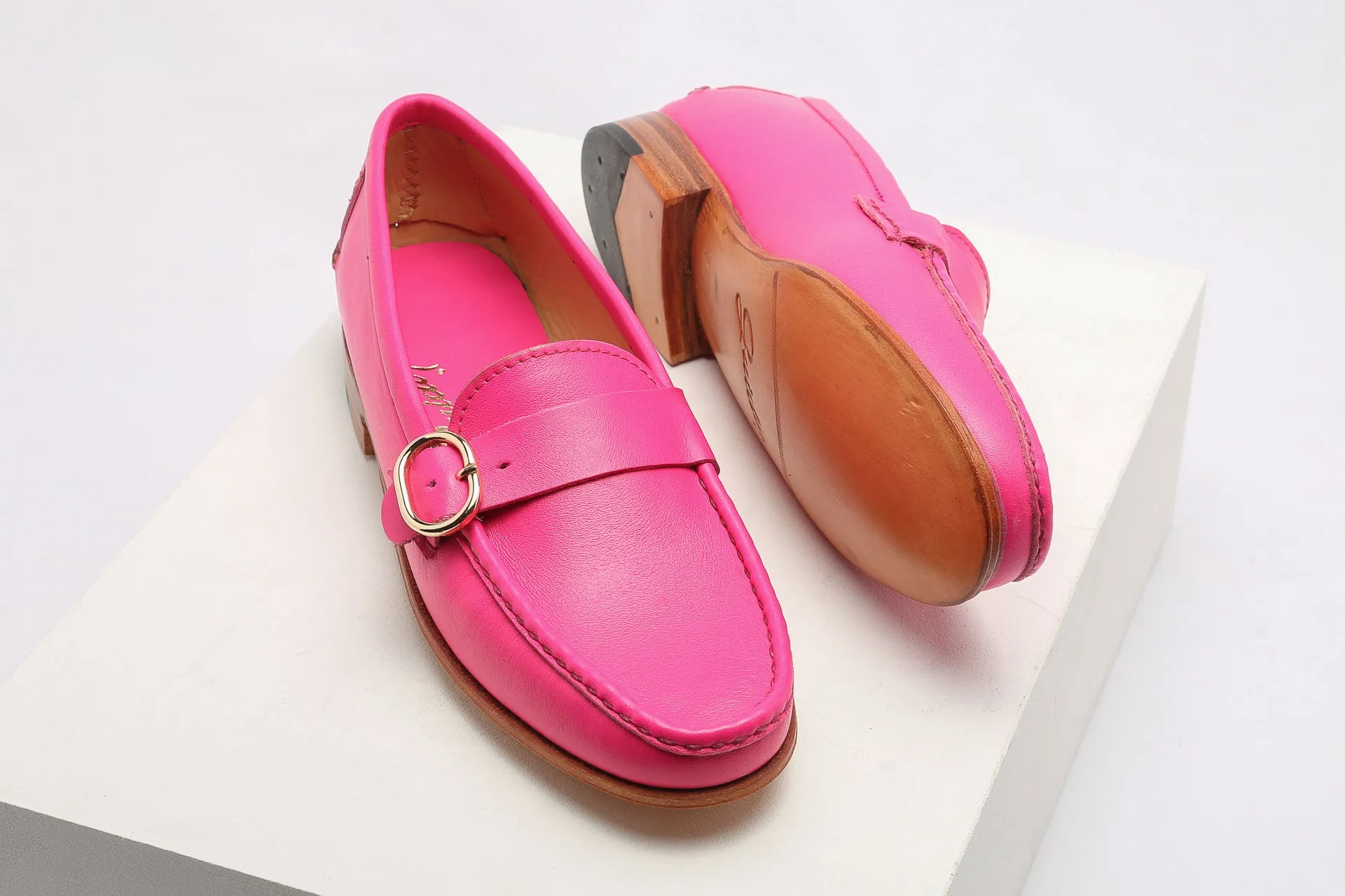 Moccasin 5320 with Buckle Fuchsia