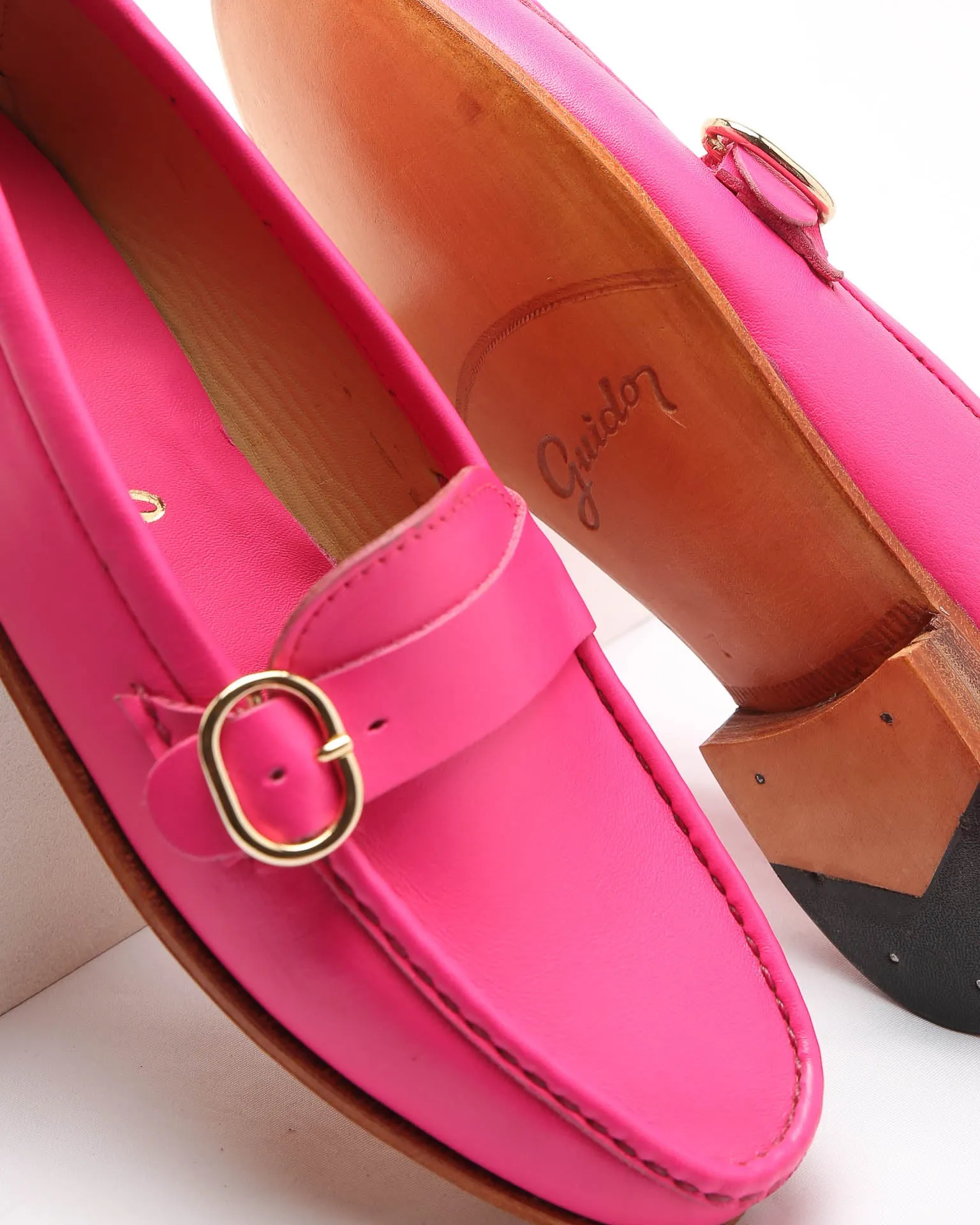 Moccasin 5320 with Buckle Fuchsia